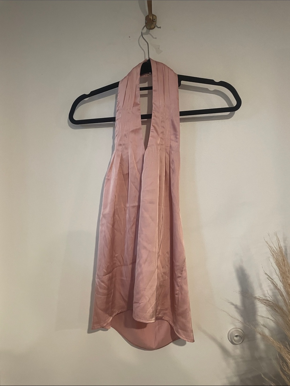 superdown Dusty Pink Satin Halter Top Sz S B133